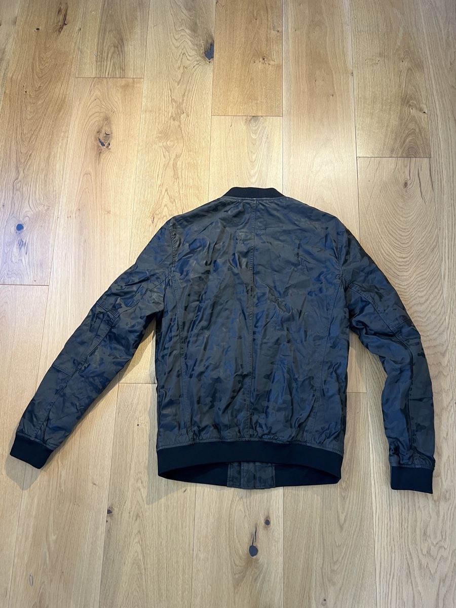 Zara Giacche: Zara Bomber Jacket - Camouflage Pattern, Size M – Usato da Clarens venduto da Ian_calvin 2