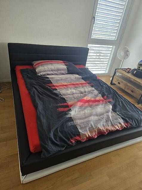 Letti: Polsterbett mit Beleuchtung – Usato da Dübendorf venduto da Candlelight 1