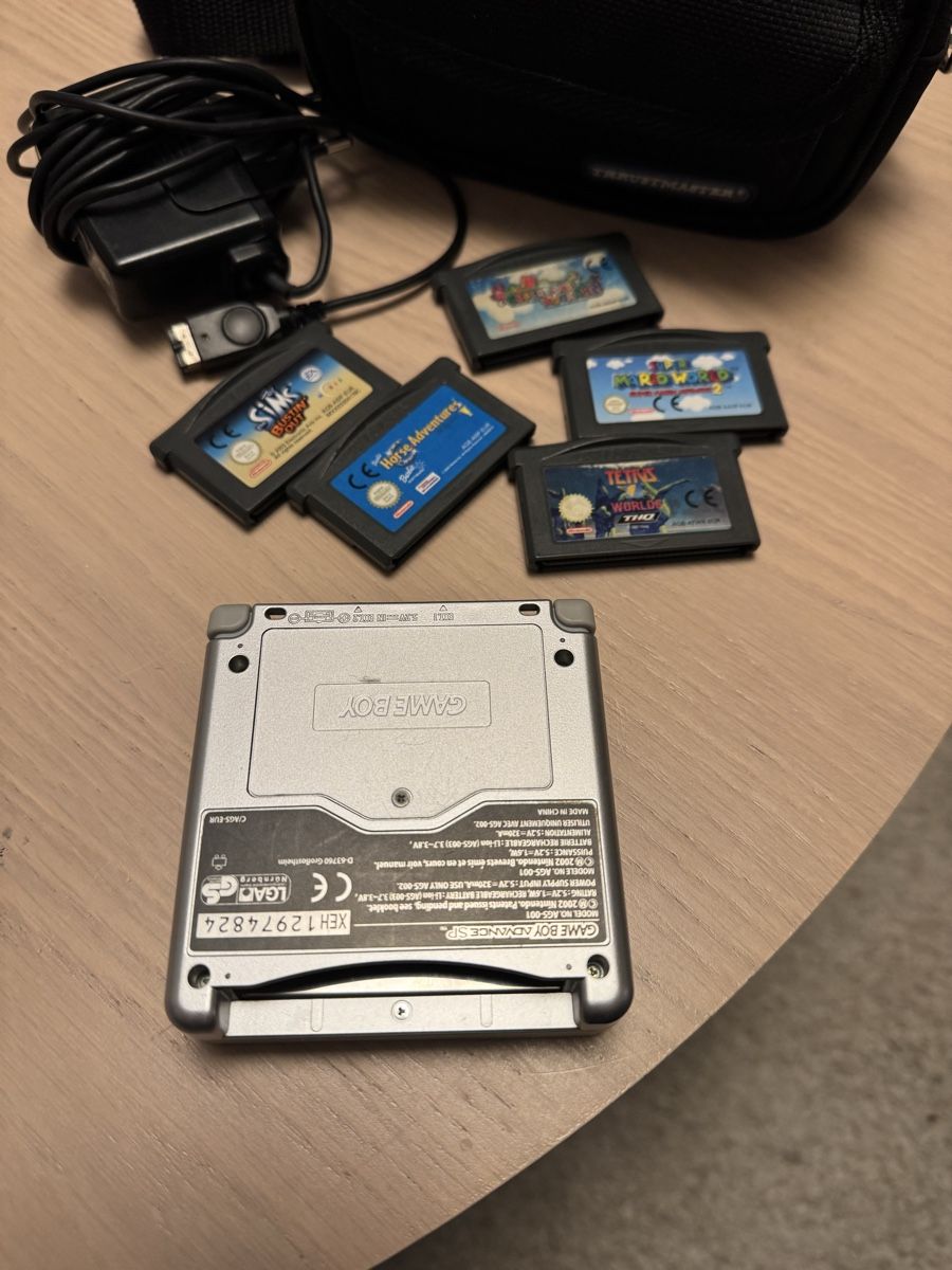 Nintendo Console: Gameboy Advance sp mit 5 Games – Usato da Dierikon venduto da FraeuleinMaus17 2