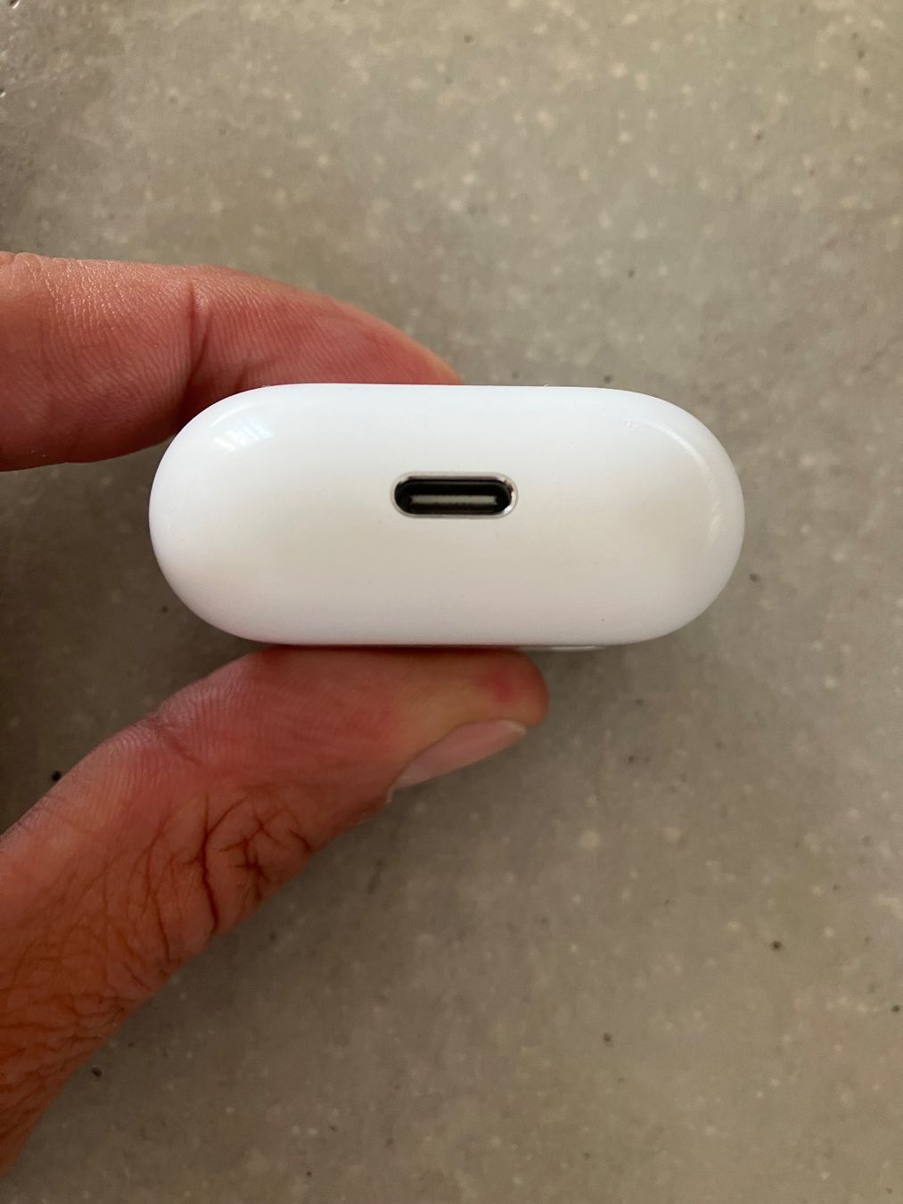 Apple Cuffie: APPLE AIRPODS 4 CASE – Usato da Lausanne venduto da mr.v 7