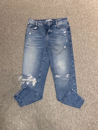 Zara Damenjeans Gr. 38 (zerissen)