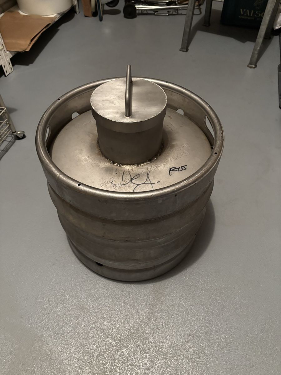 Zubehör: Bierfass 40 Liter mit Hahnen – Gebraucht aus Rheinfelden von Fisch223. 1