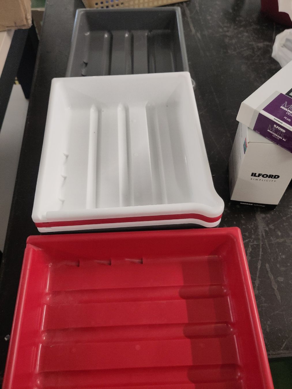 Ilford Laboratorio & Camera oscura: Set für Filmentwicklung – Usato da Basel venduto da Lucieandert 6