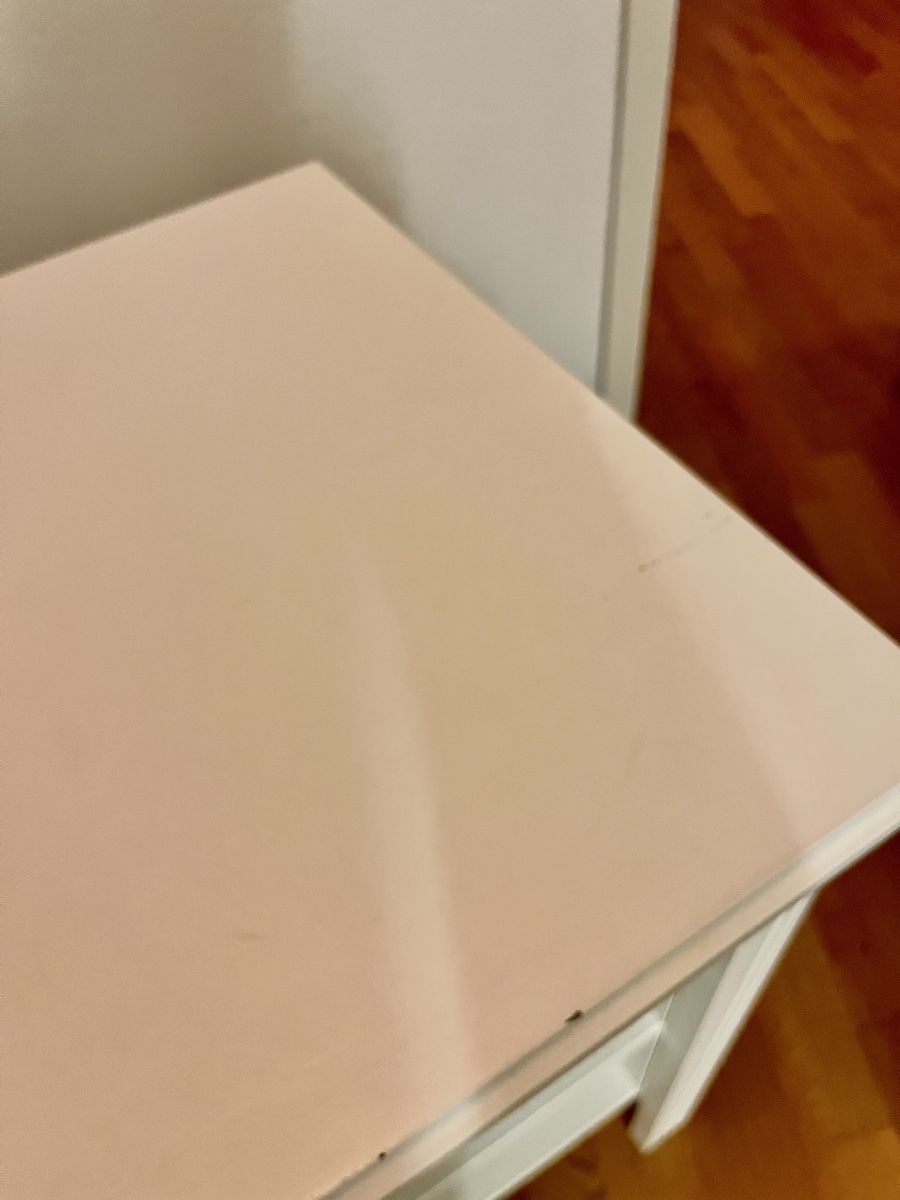 Schreibtische: Small white IKEA desk – Gebraucht aus Zürich von ame_69zd 2