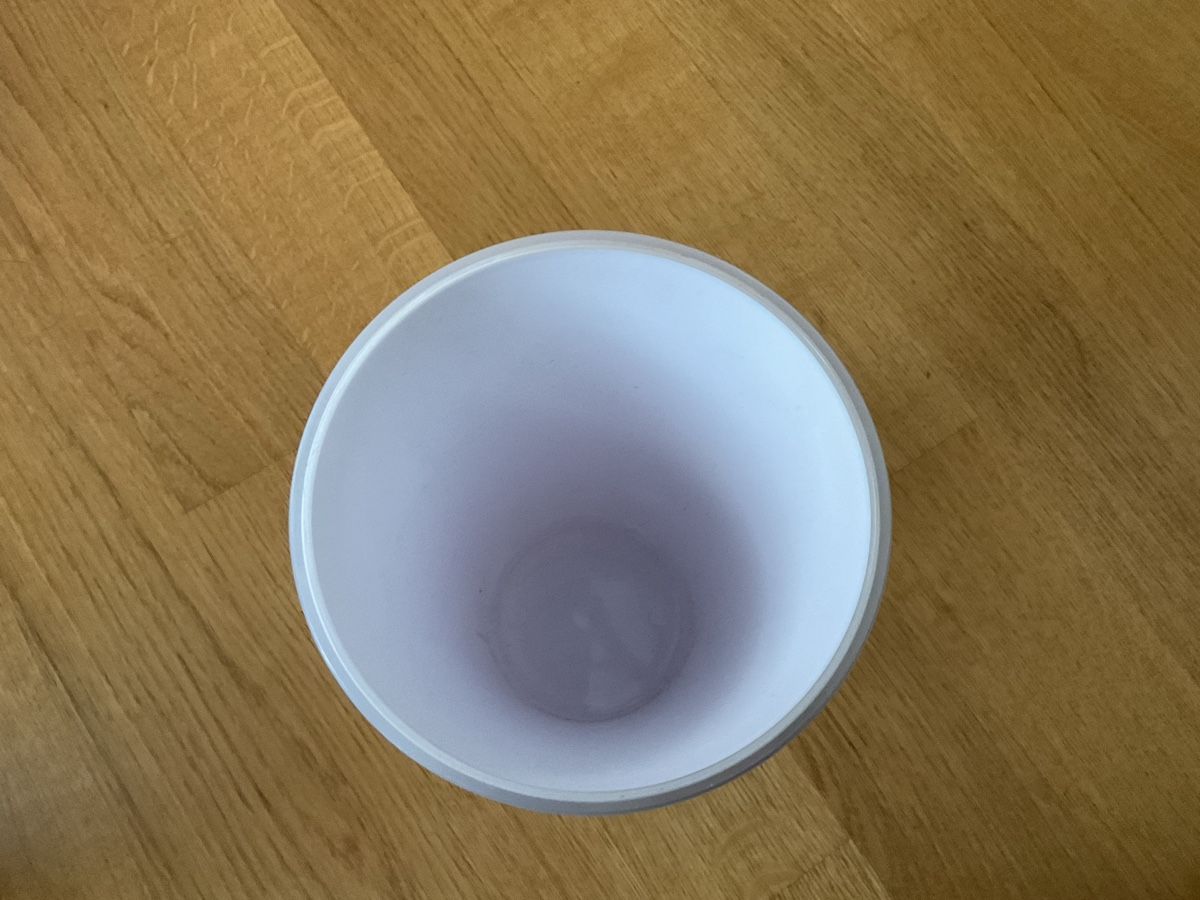 Vasen & Gefässe: Weisse Blumenvase - Zeitlos & Elegant! – Gebraucht aus Zufikon von gia_ld5b 1