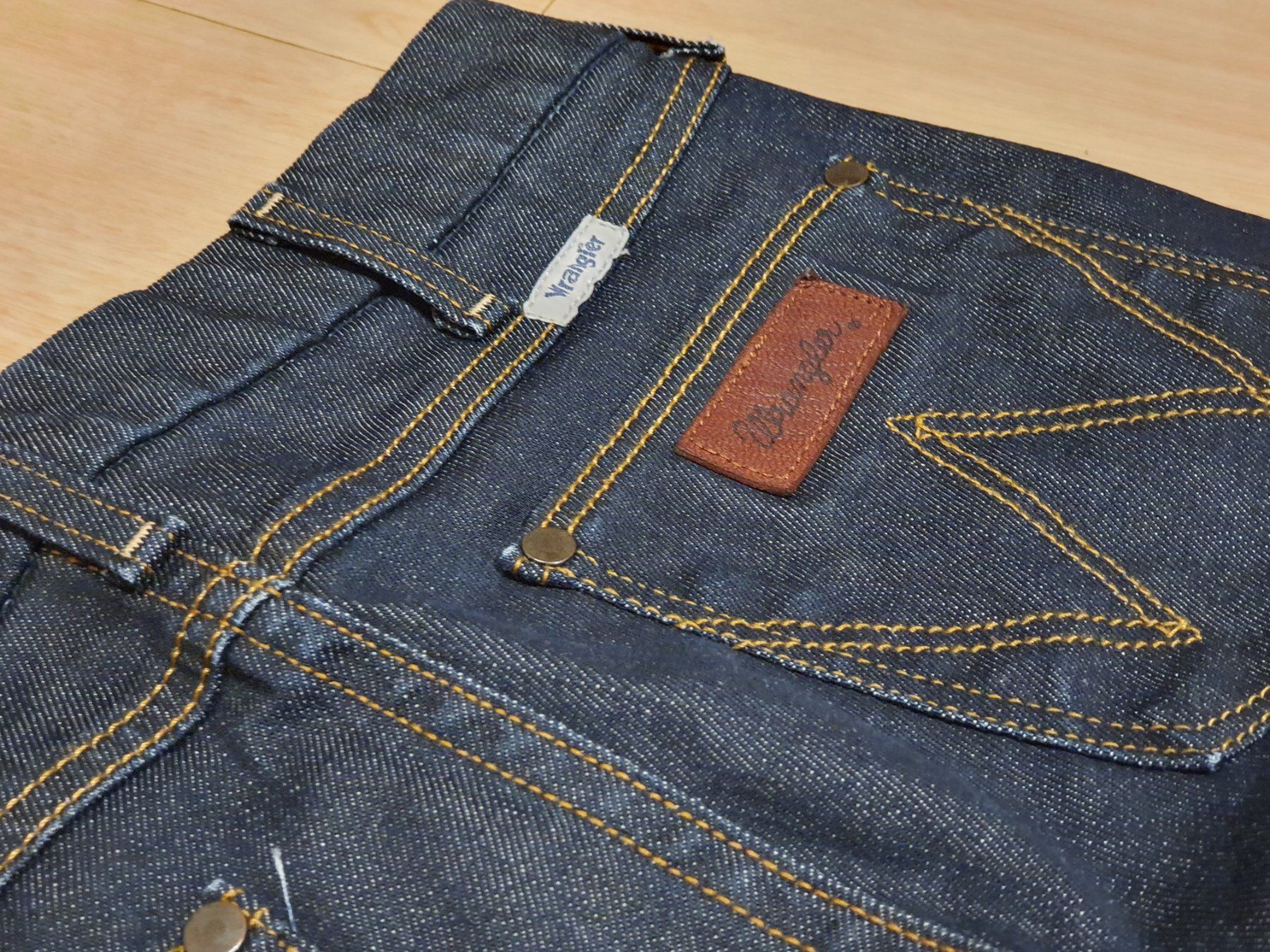 Wrangler Jeans: Wrangler Top Zustand Sofia Jeans Gr. 28 L32 – Usato da Val D Illiez venduto da SnowRoof 3