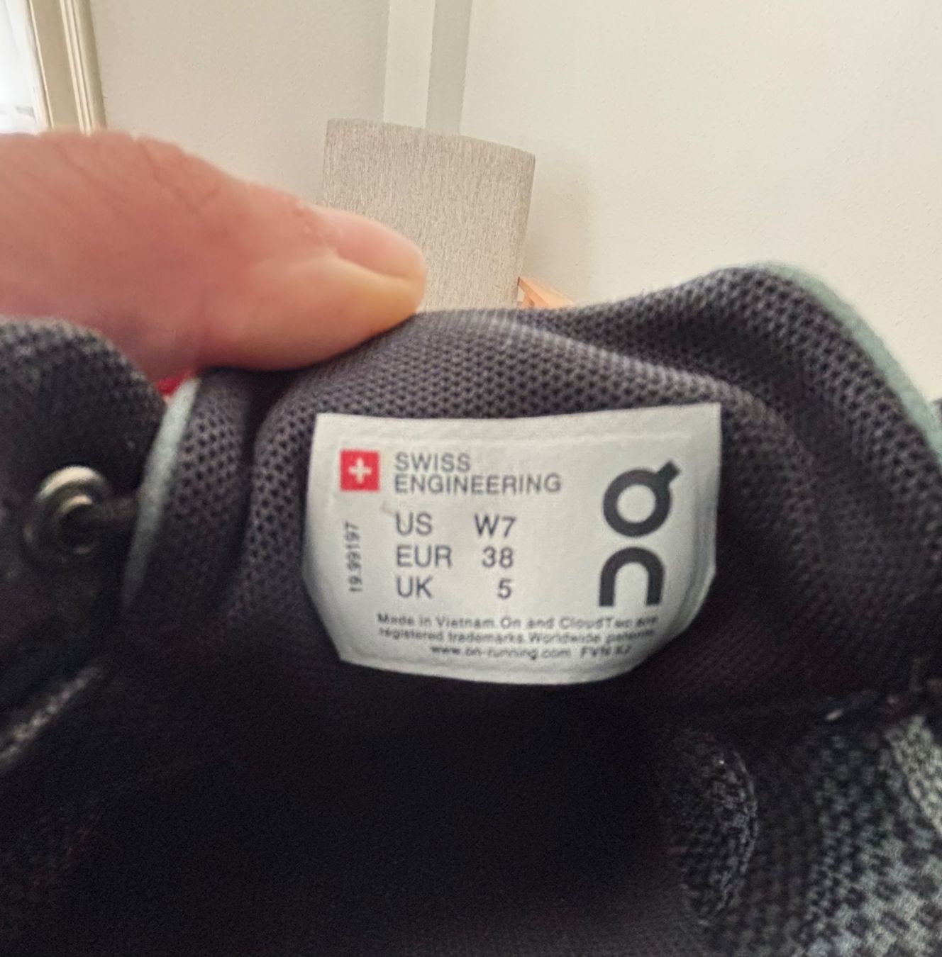 On Scarpe da donna: ON Cloud Damen Grösse 38 – Usato da Glattpark(Opfikon) venduto da Mrs.R0bins0n 6