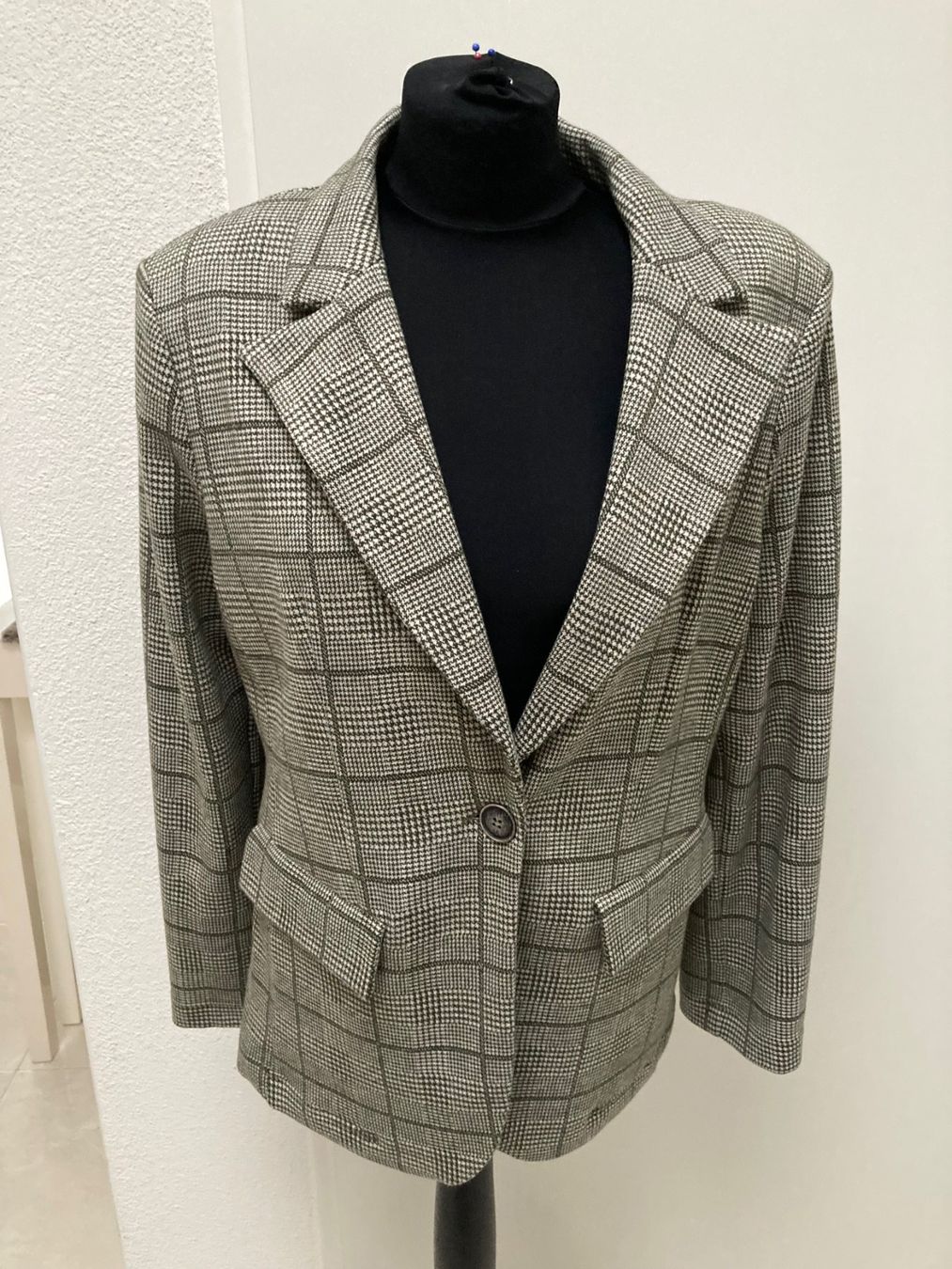 Jacken: Blazer Jacke kariert Gr. 38 beige/braun – Gebraucht aus Glattpark (Opfikon) von Pangie