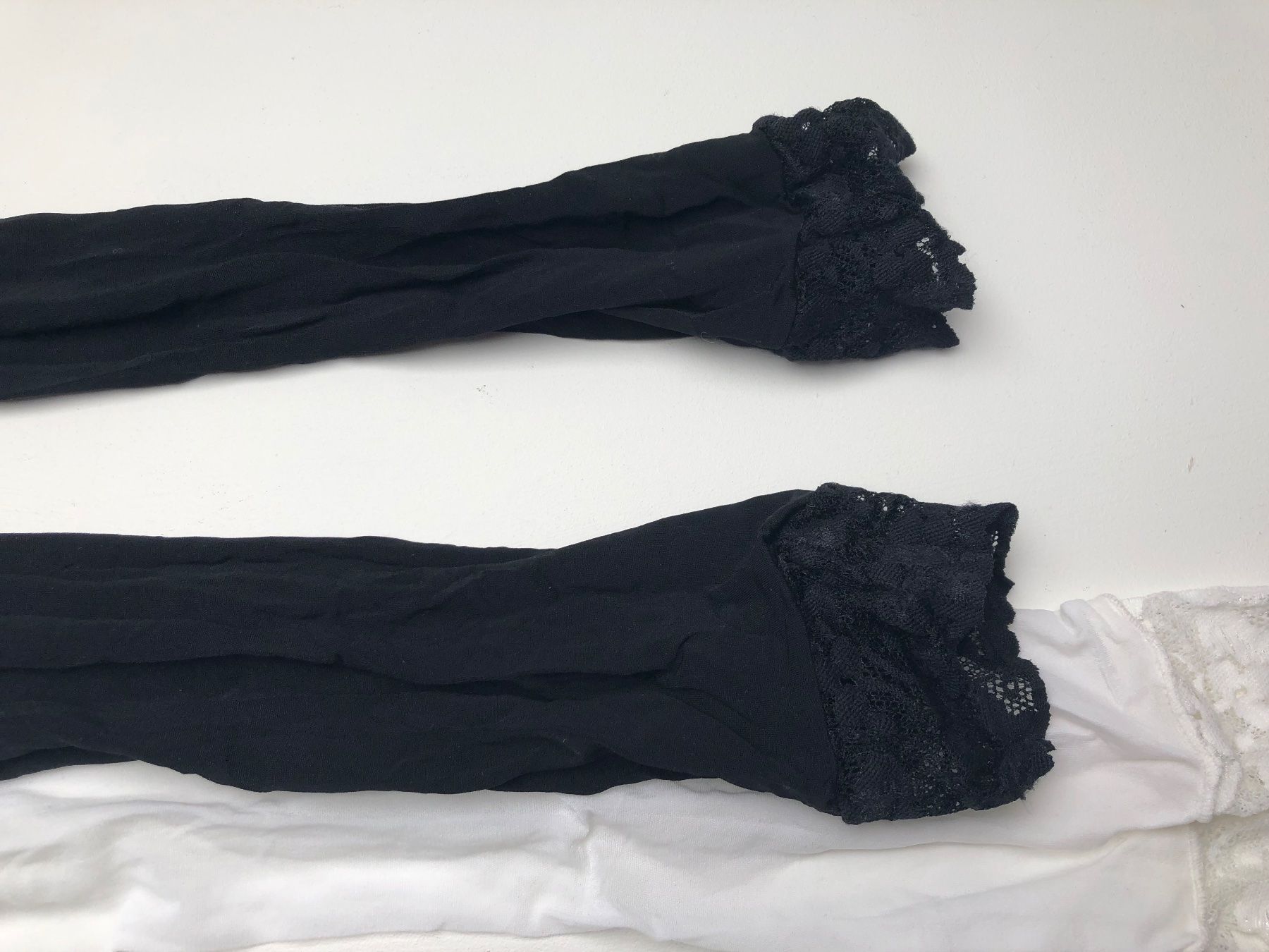 Leggings: zwei Leggins mit spitze – Gebraucht aus Buchs-ZH von Birikina 2