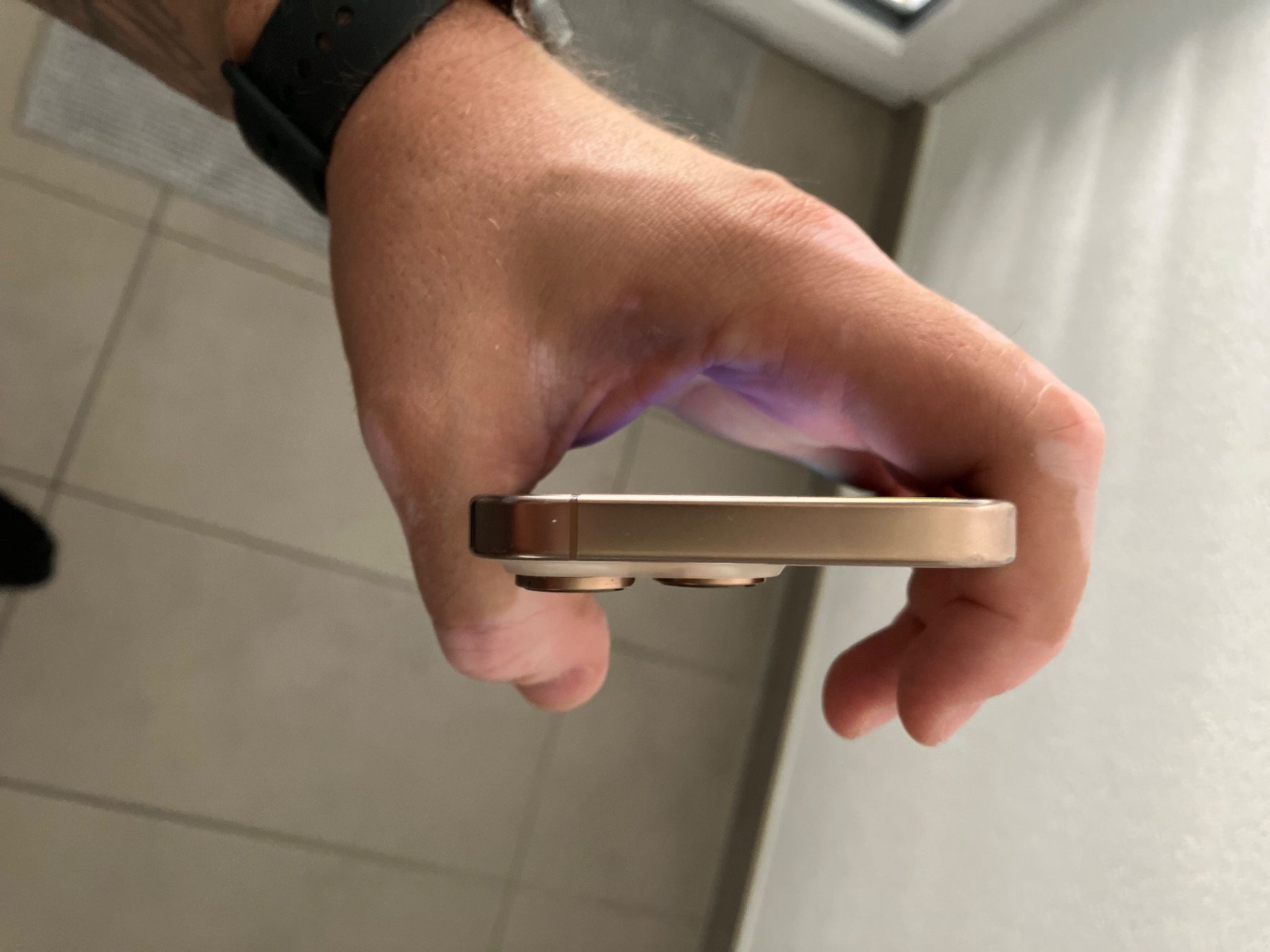 Apple Telefoni cellulari / Smartphones: iPhone 16 Pro Gold 128gb – Usato da Muraz (Collombey) venduto da Tiagoveiga20 4