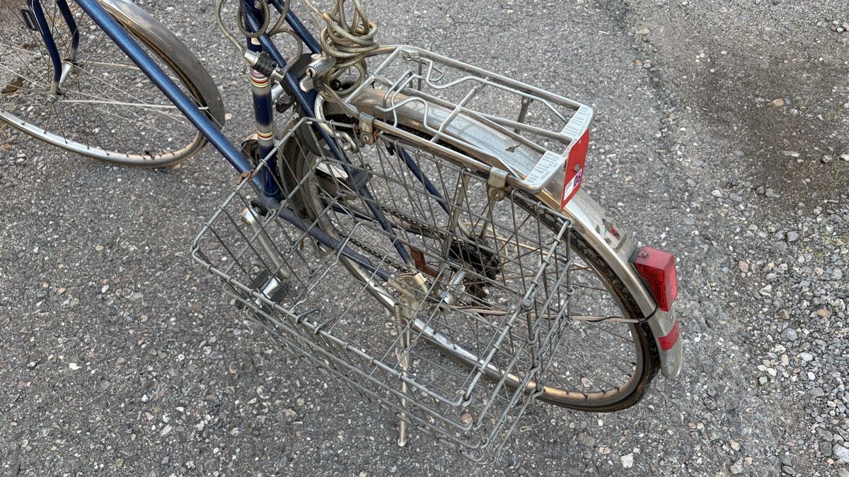Biciclette: Oldtimer Velo blau mit Korb – Difettoso da Maisprach venduto da car_l2rm 9