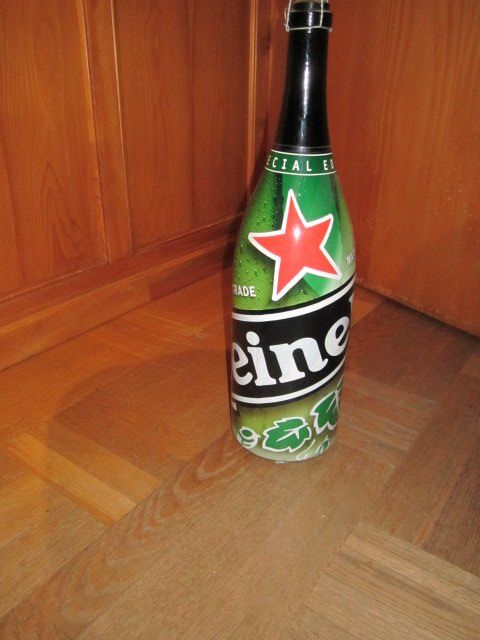 Heineken Gläser, Krüge & Flaschen: Heineken Sammler  Flasche. – Neu und originalverpackt aus Eglisau von ordne