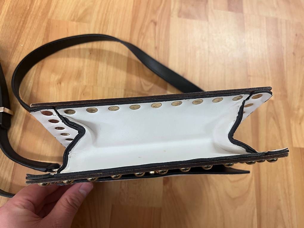 Guess Borse da donna: Guess Handtasche Holz Nieten – Usato da Hohenrain venduto da Manuelch01 2