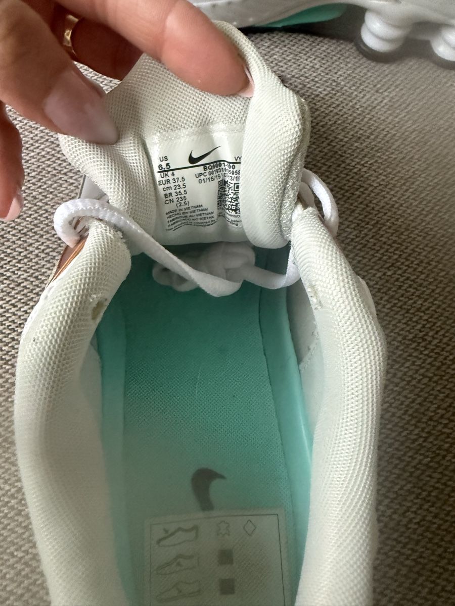 Nike Damenschuhe: Original Nike Sneaker  – Neu (gemäss Beschreibung) aus Rüfenacht BE von Goldenstore 1