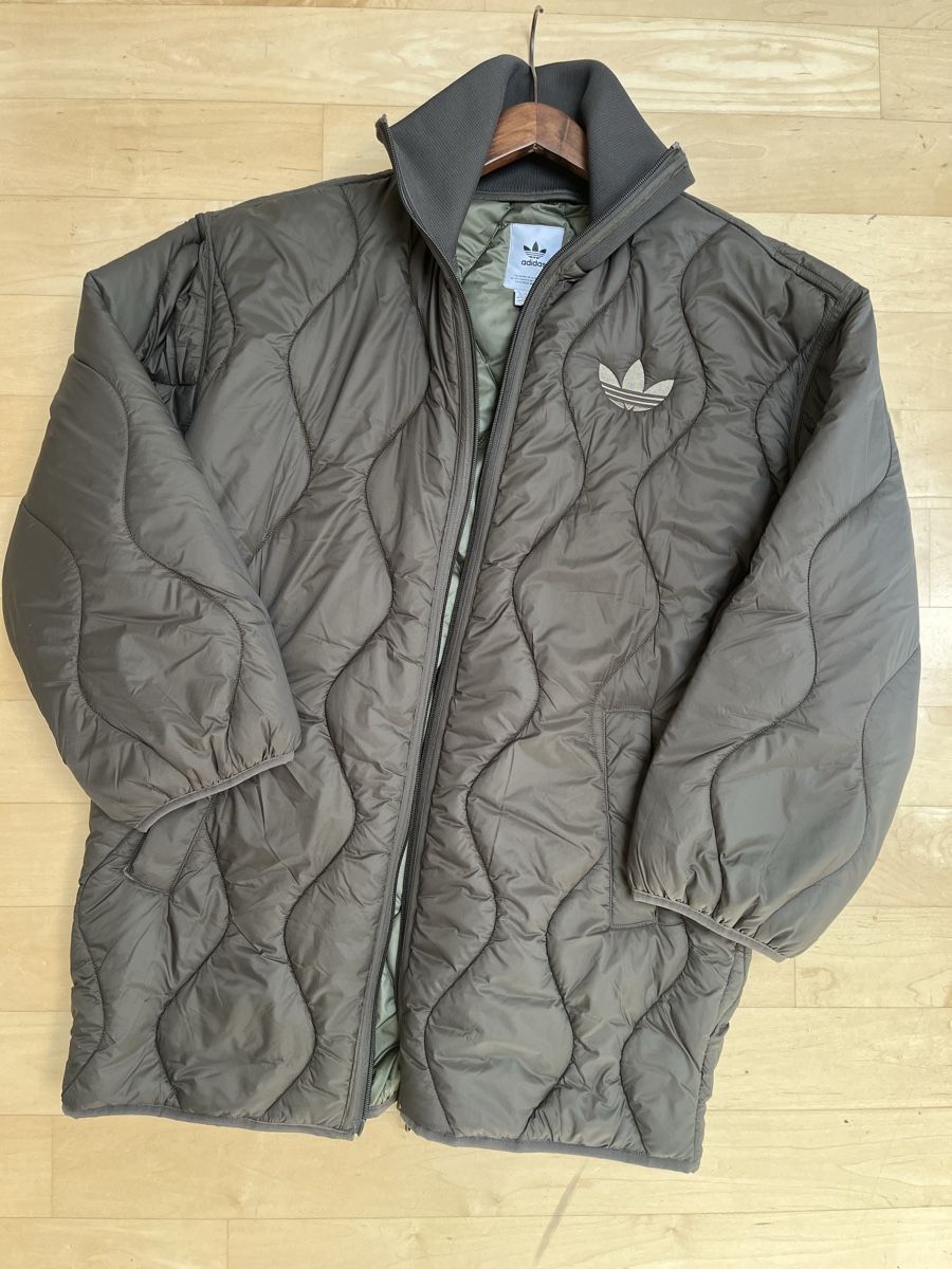Adidas Vestes: adidas Steppjacke oversized M neuwertig – Neuf (Voir description) à Zeiningen par man_69cj 7