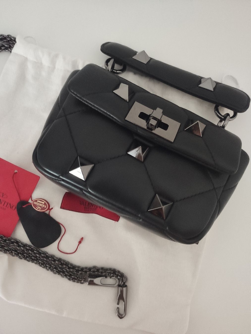 Valentino Borse da donna: Valentino Garavani roman shoulder stud bag mini – Nuovo (secondo la descrizione) da S. Vittore venduto da dbu_2h86 3