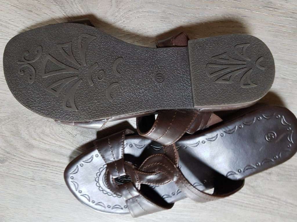 Scarpe da donna: Neue Sandalen 40 – Nuovo (secondo la descrizione) da Bätterkinden venduto da Elefantenzoo 2