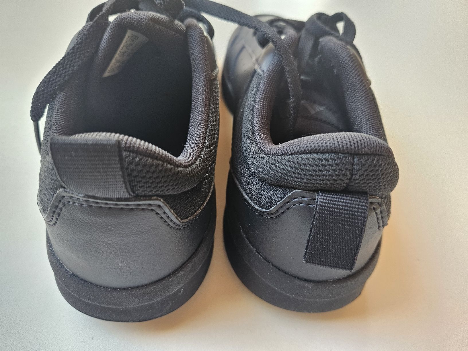 Scarpe da uomo: Adidas schuhe Gr.38 – Nuovo (secondo la descrizione) da Oberkulm venduto da Preneur