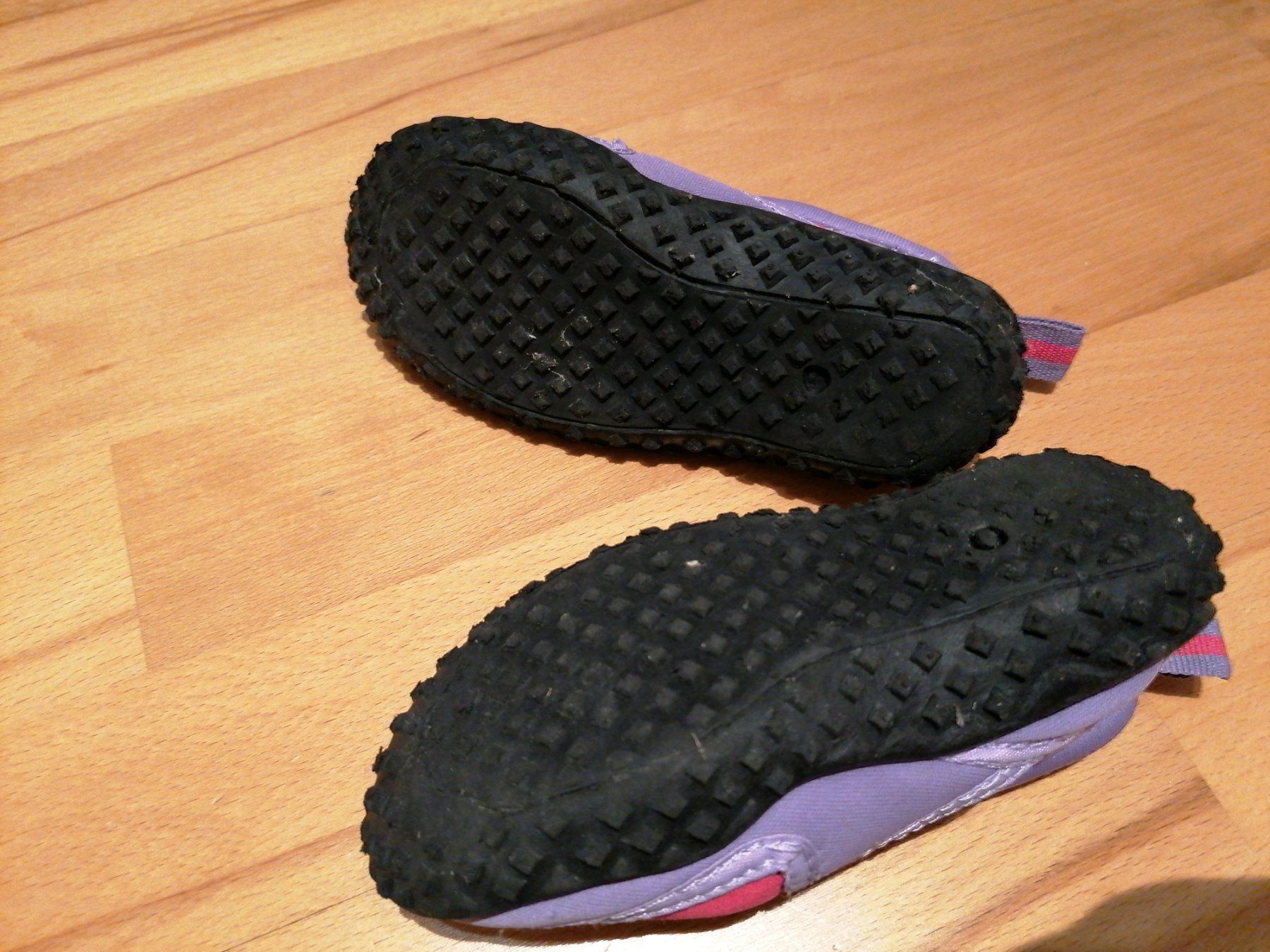 Scarpe per ragazze: Badeschuhe Gr 24 – Usato da Büttikon AG venduto da Amineah 1