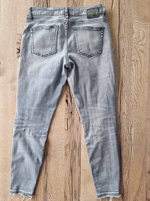 Jeans: Enge Jeans grau DRYKORN Gr.29 – Gebraucht aus Ostermundigen von d-p73 4