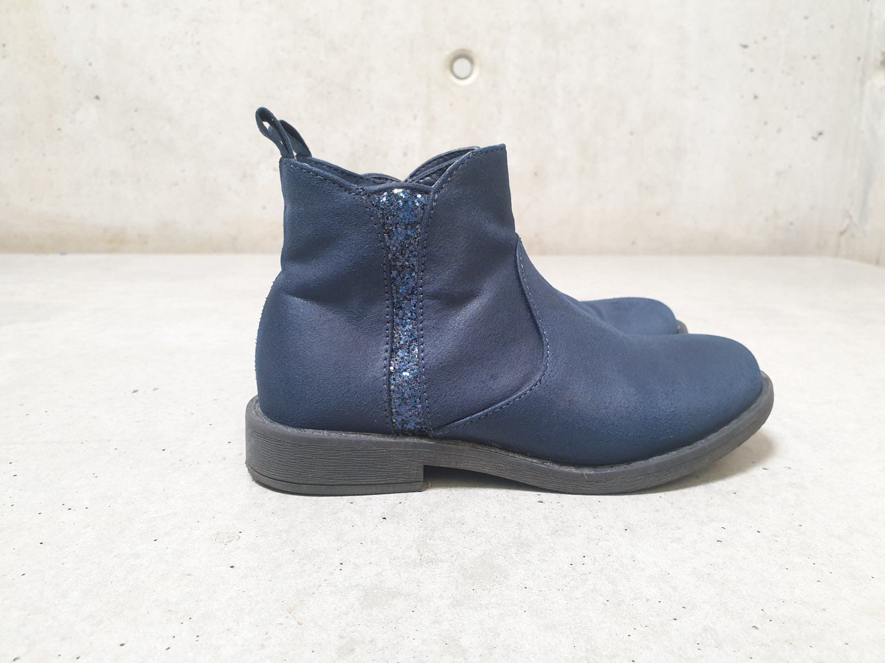 Schuhe für Mädchen: Bottines bleu marine, fille, taille 30 – Gebraucht aus Fribourg von fripons 4