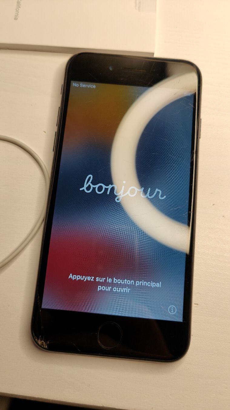 Apple Telefoni cellulari / Smartphones: iPhone 7 128Go noir en boîte avec accessoires – Usato da Lausanne venduto da LeConfiseur