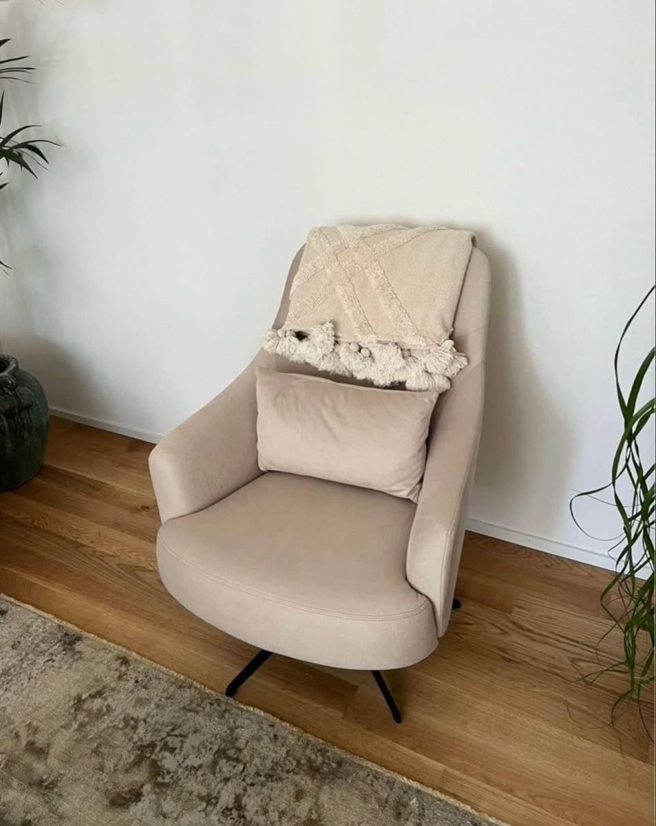 Divani: Sofa Beige Saloni – Usato da Staad SG venduto da Melkoc 3