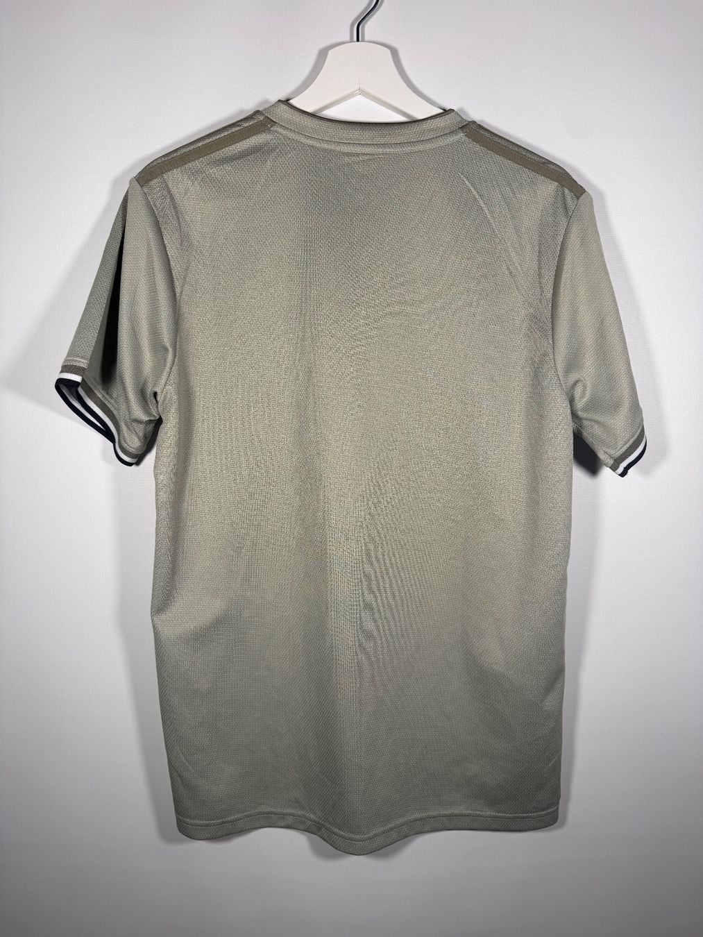 Adidas Canottiere & Pantaloni: Juventus Trikot M – Usato da Mühledorf BE venduto da ericgrunder_12 2