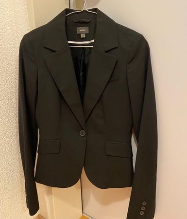 Stylish Mexx Black Blazer - Perfect for Autumn!