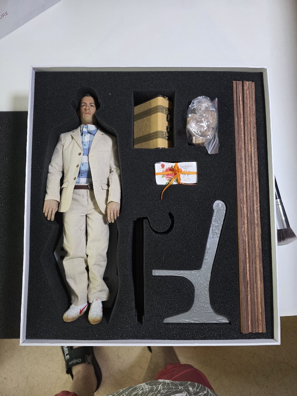 Statuette: Figurine 1/6 Forrest Gump – Usato da Beurnevésin venduto da Mystic-Collection 5