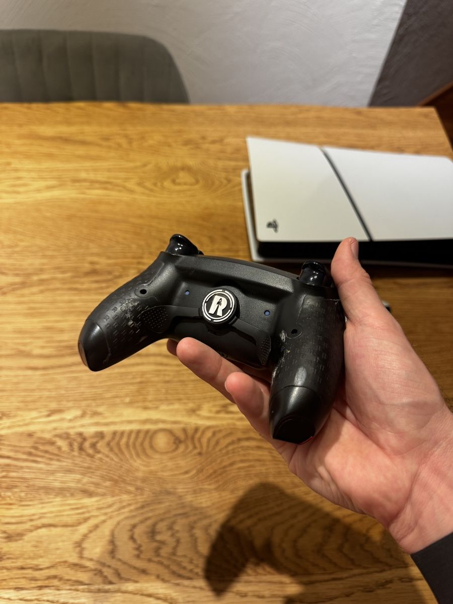 Sony Console: PS5 Slim 1 TB Digital Edition + Scuf Controller – Usato da Wölflinswil venduto da Icygym 3