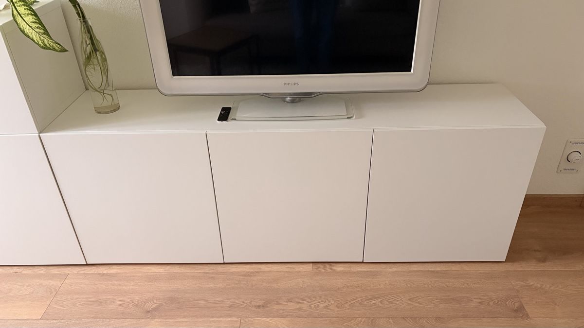 Cassettiere: Sideboard/TV Möbel von Ikea, weiss – Usato da Sursee venduto da van.jan