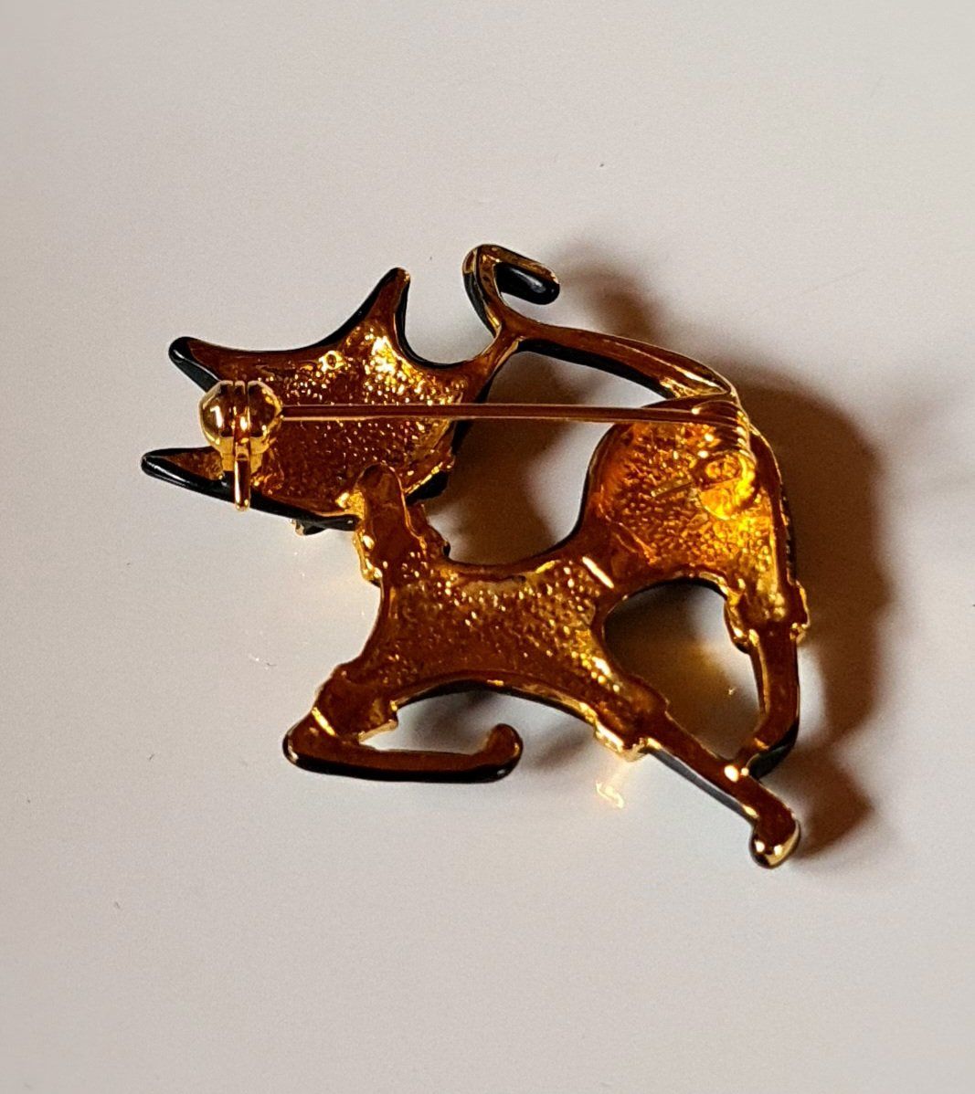 Spille & Fermagli: Modeschmuck Brosche schwarz/goldene Katze – Usato da Frauenfeld venduto da Purzli 1