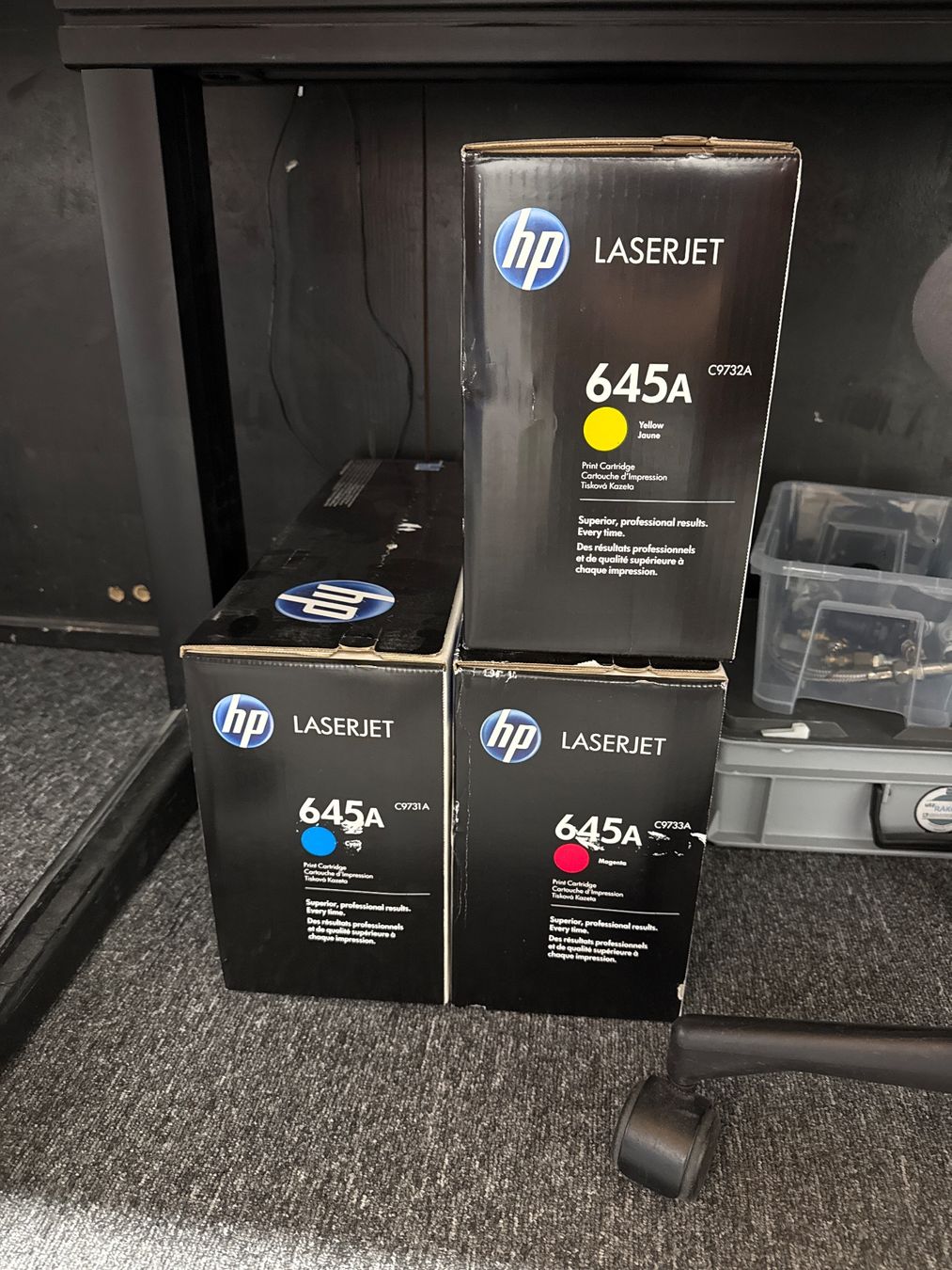 Hewlett Packard Cartucce per stampanti & toner: HP Patrone 645A C9730A/31A/32A/33A – Nuovo e nell'imballaggio originale da Neerach venduto da Nummerschild16 1