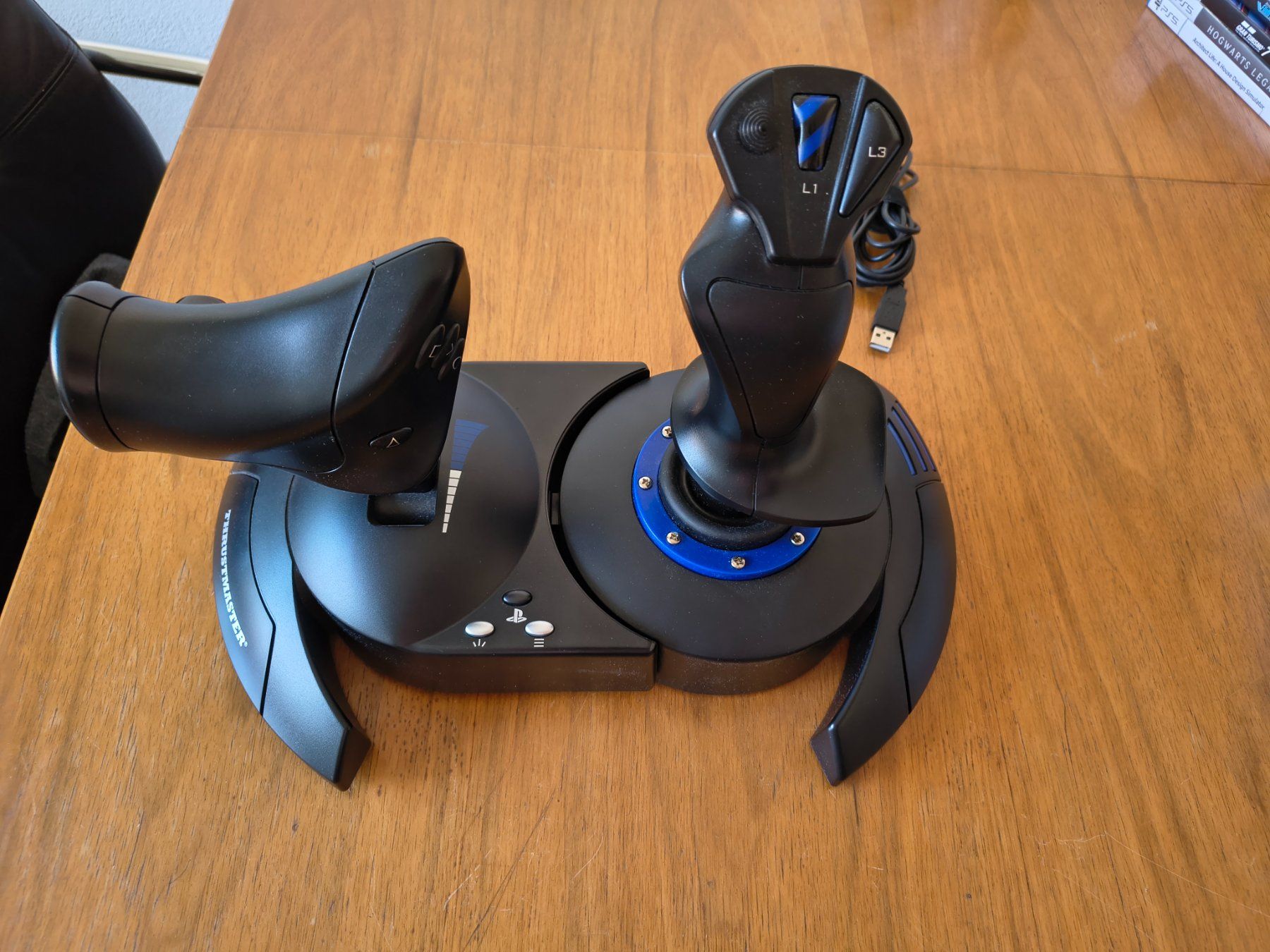 Sony Consoles: PS5 Disc Edition + HOTAS Joystick + 4 Spiele | Fast neu – D'occasion à Burgdorf par smilingfish2013 6