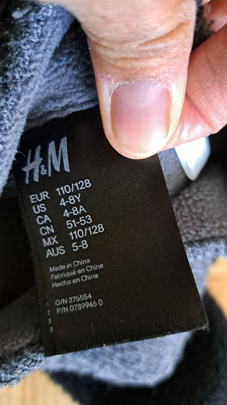 Altro abbigliamento per bambina: bonnet et écharpe bon état – Usato da Meyrin venduto da Zahra011 1