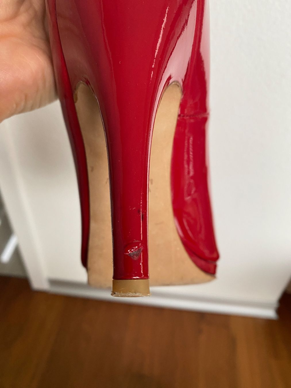 Navyboot Scarpe da donna: Rote Lack Pumps von Navyboot, Gr. 40 – Usato da Jonschwil venduto da luc_95qv 2