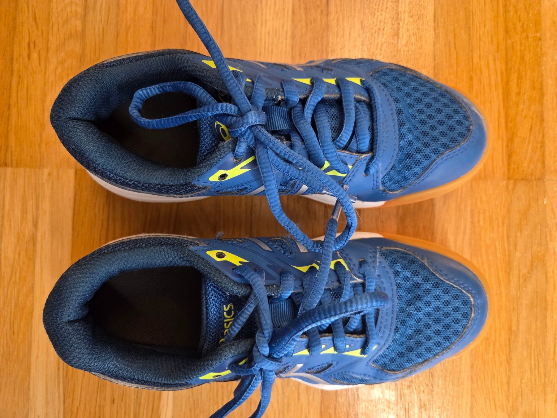 Asics Scarpe per ragazzi: Asics Hallenschuhe Gr. 32.5 – Usato da Bülach venduto da Goldfishli 1