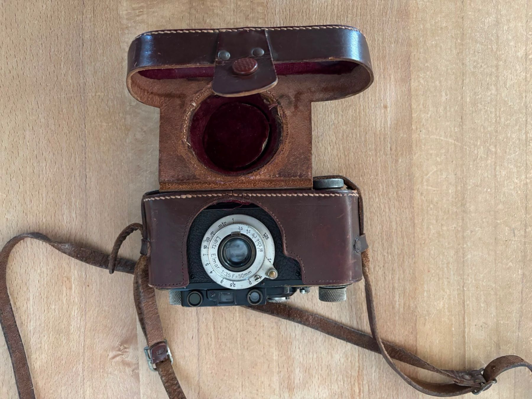 Leica Kamera: Leica Model II, Exemplar Nr. 63 Model D – Gebraucht aus Baden von Benjaminkeller54 1