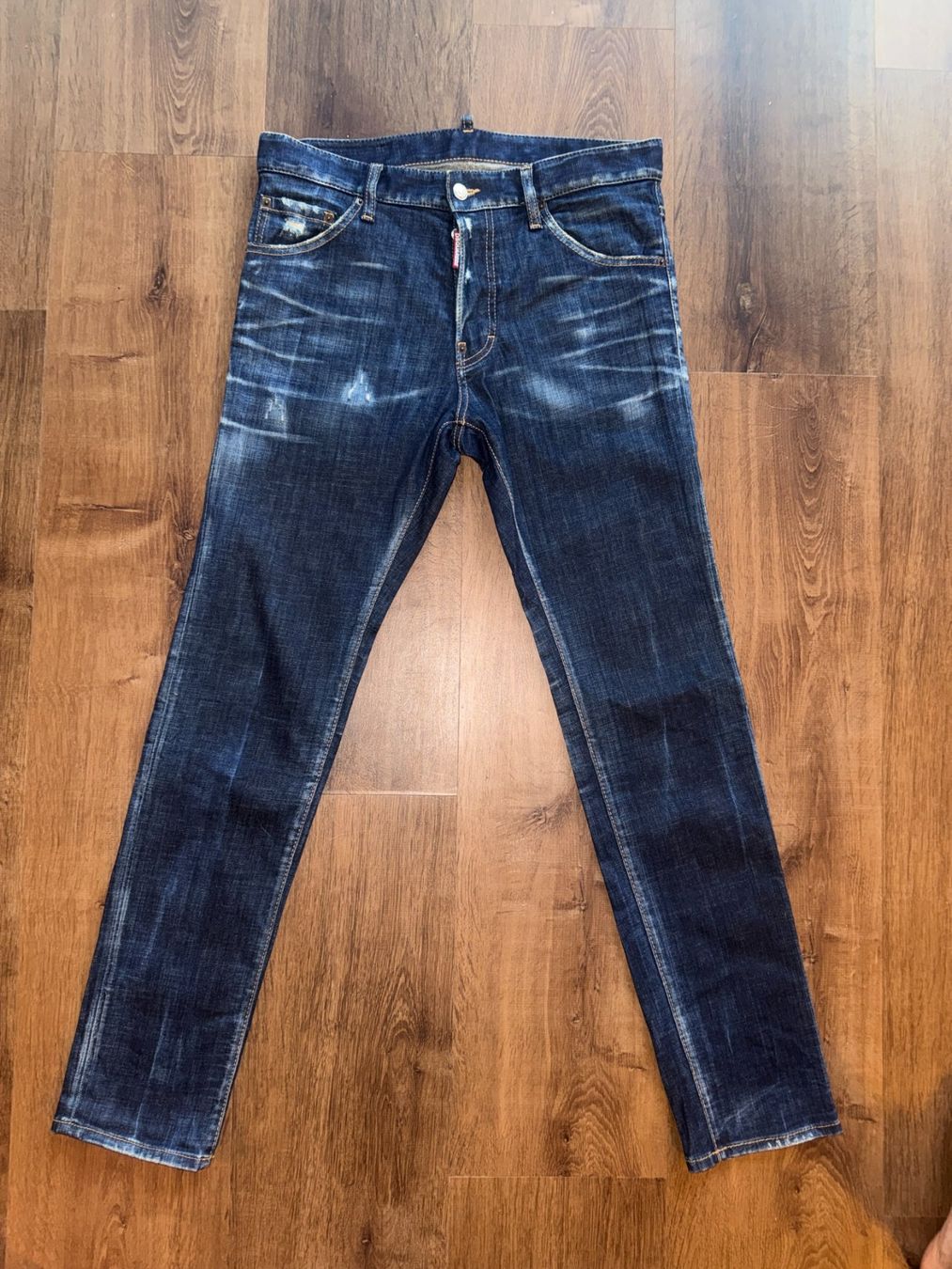 Dsquared2 Jeans: Jeans slim Dsquared2 - IT 46 – D'occasion à St-Sulpice VD par juhdu