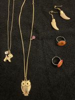 Modeschmuck-Set: Halsketten, Ohrringe & Ringe, Goldfarben