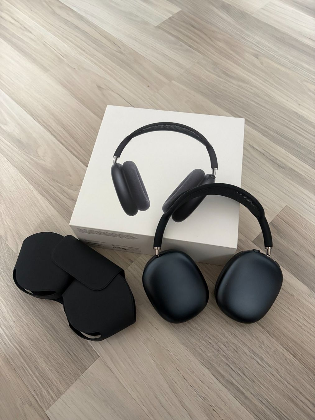Apple Cuffie: AirPods Max 2 comme neufs, très peu utilisé – Usato da Vicques venduto da mat_2gj5