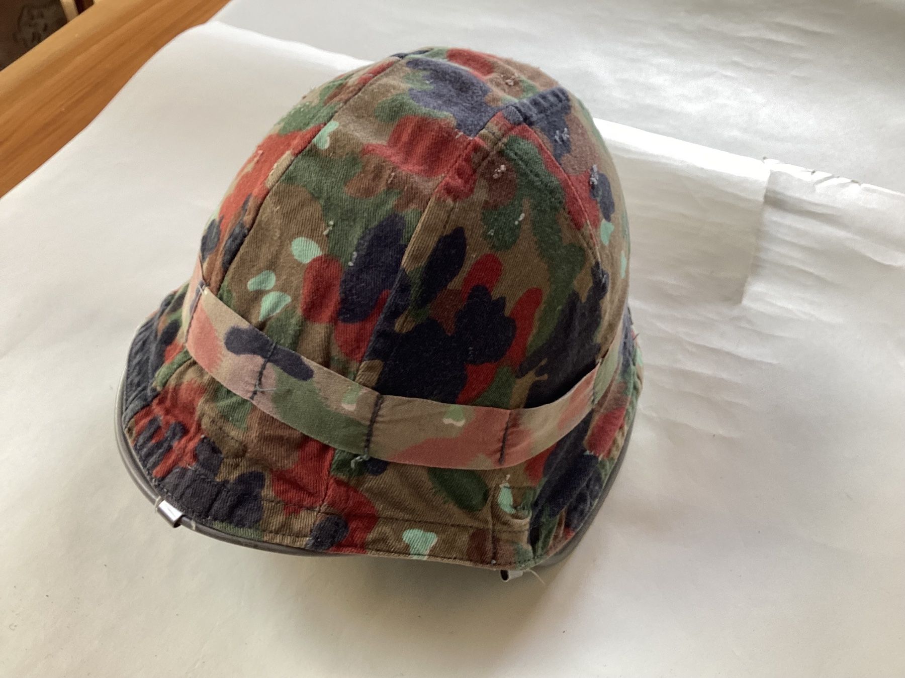 Schweizer Armee Uniformen: Helmbezug zu Helm 18 – Gebraucht aus niederurnen von Hagugelmann 1
