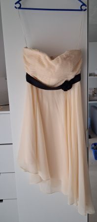 Trägerloses Kleid