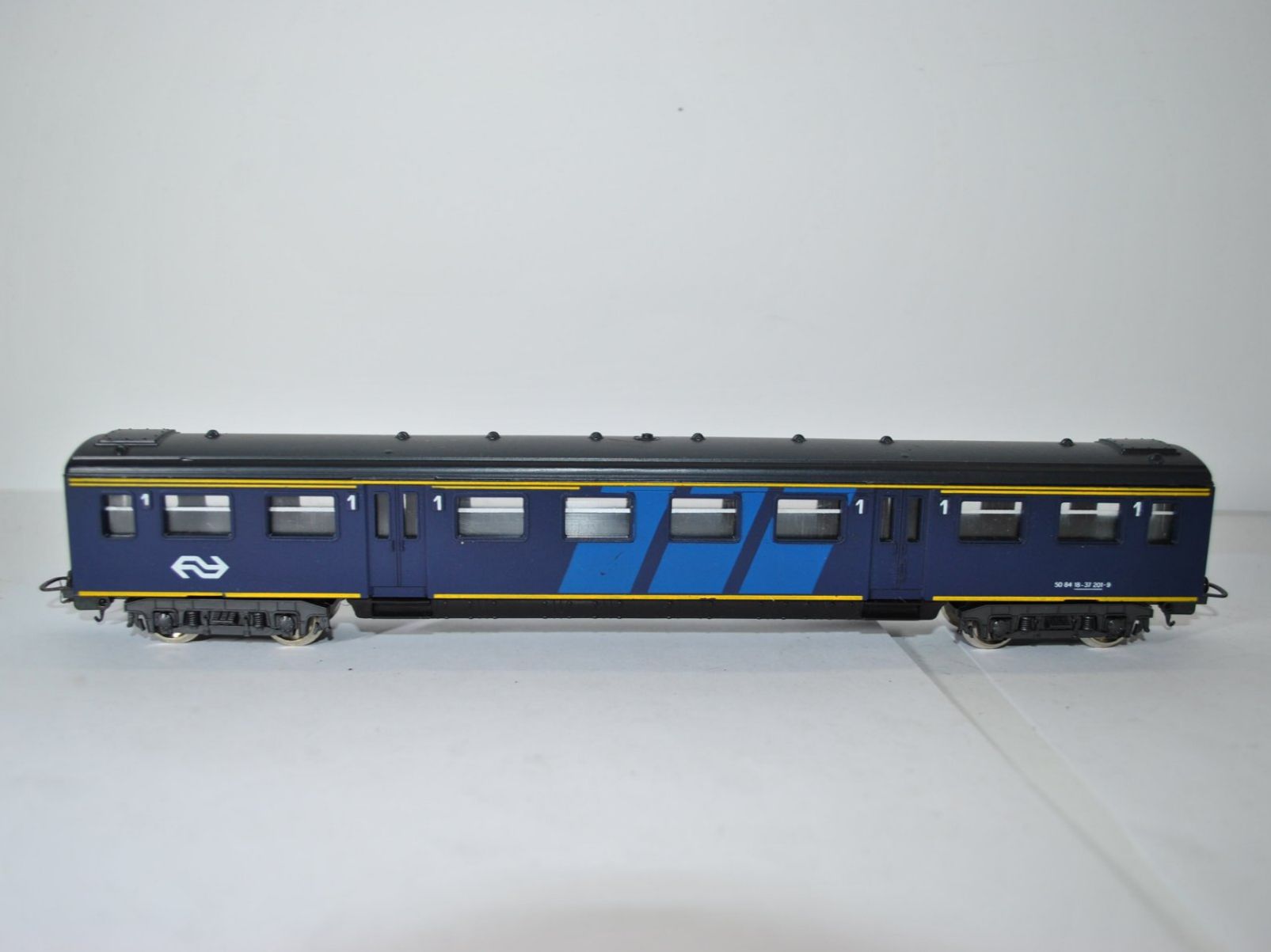 Lima Modelleisenbahnen: Lima Personenwagen NS (GUC334) – Gebraucht aus Aarwangen von Bahnsupport