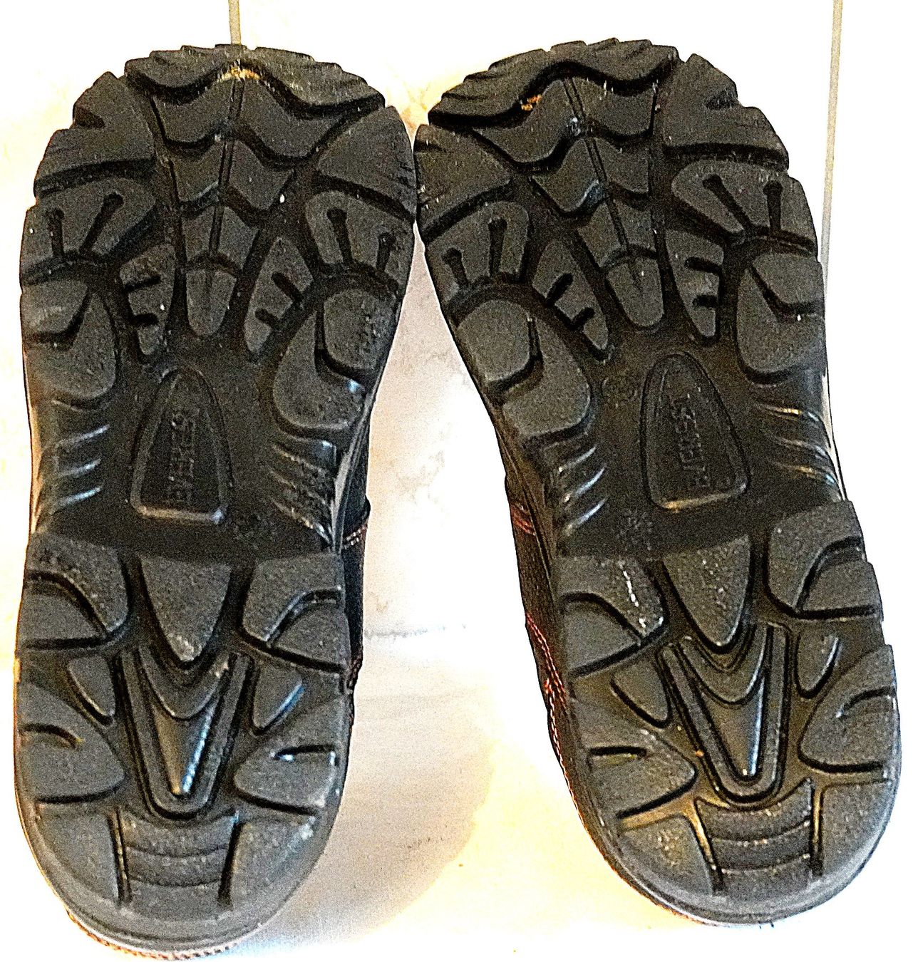 Herrenschuhe: Arbeitsschuhe mit Stahlkappe Gr. 43 – Gebraucht aus Baar von 2cvbaar 3