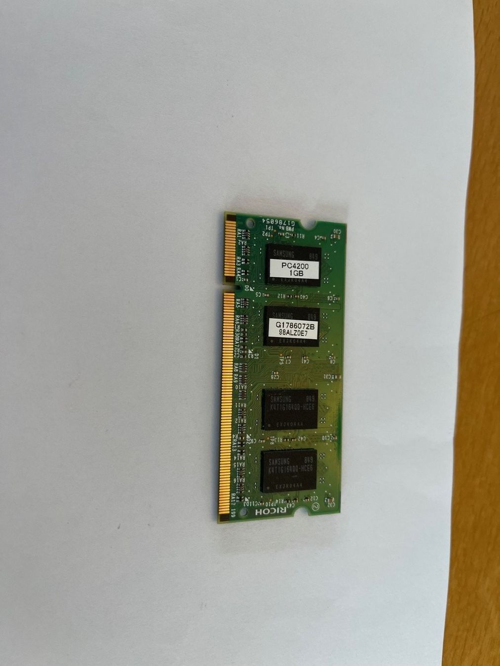 Memoria / RAM: RAM 1 GB – Usato da Wängi venduto da Bmo