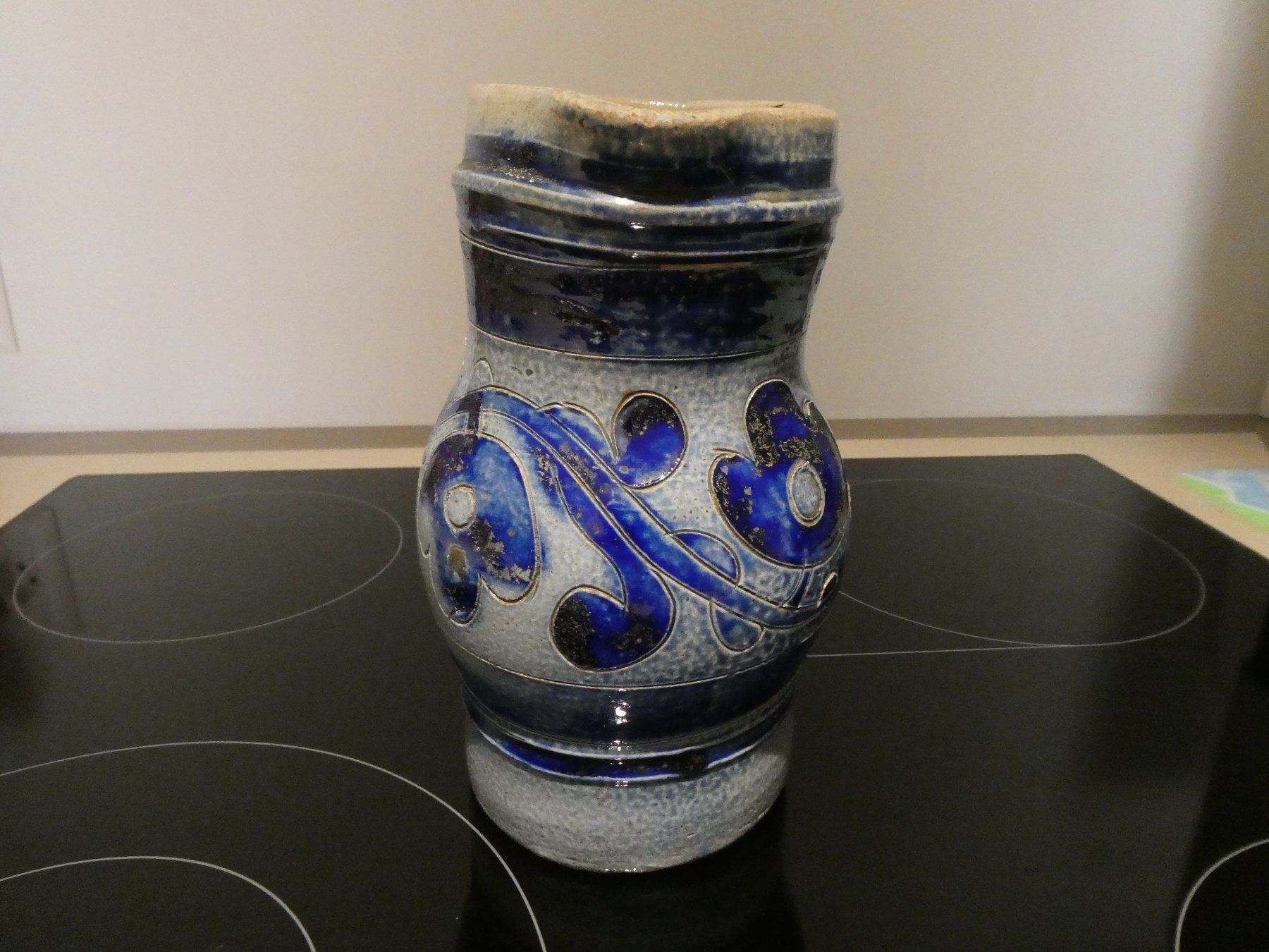 Caraffe: Krug aus Steingut alt – Usato da Basel venduto da Robyn 5