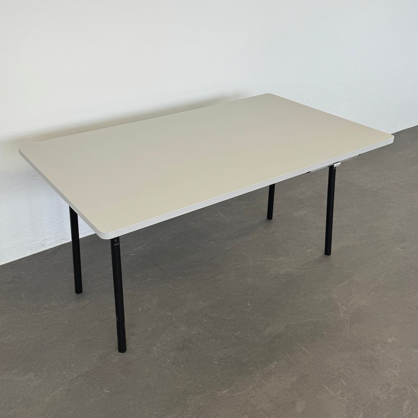Software: Office Line SmallFour Sitzungstisch – Usato da Schönenwerd venduto da mcofficeshop 1