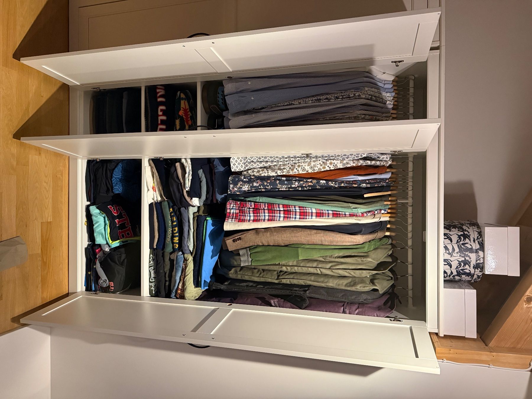 Ikea Armadi: Two white wardrobes – Nuovo (secondo la descrizione) da Bern venduto da AndreasHaugaard 1